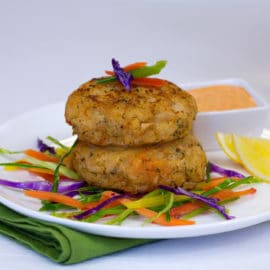Gourmet Seafood Crab Cake with Sriracha Remoulade Sauce